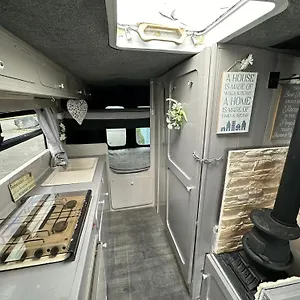 retro-camper-hire.dublin-hotelsweb.com/